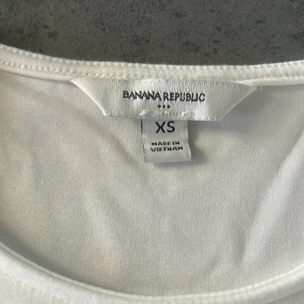 Elegant White Women's Top - Picture 4 of 6